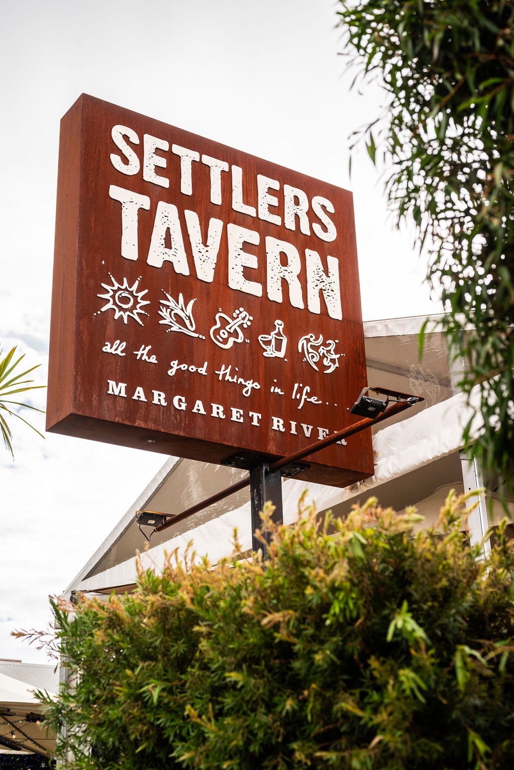 Settlers Tavern